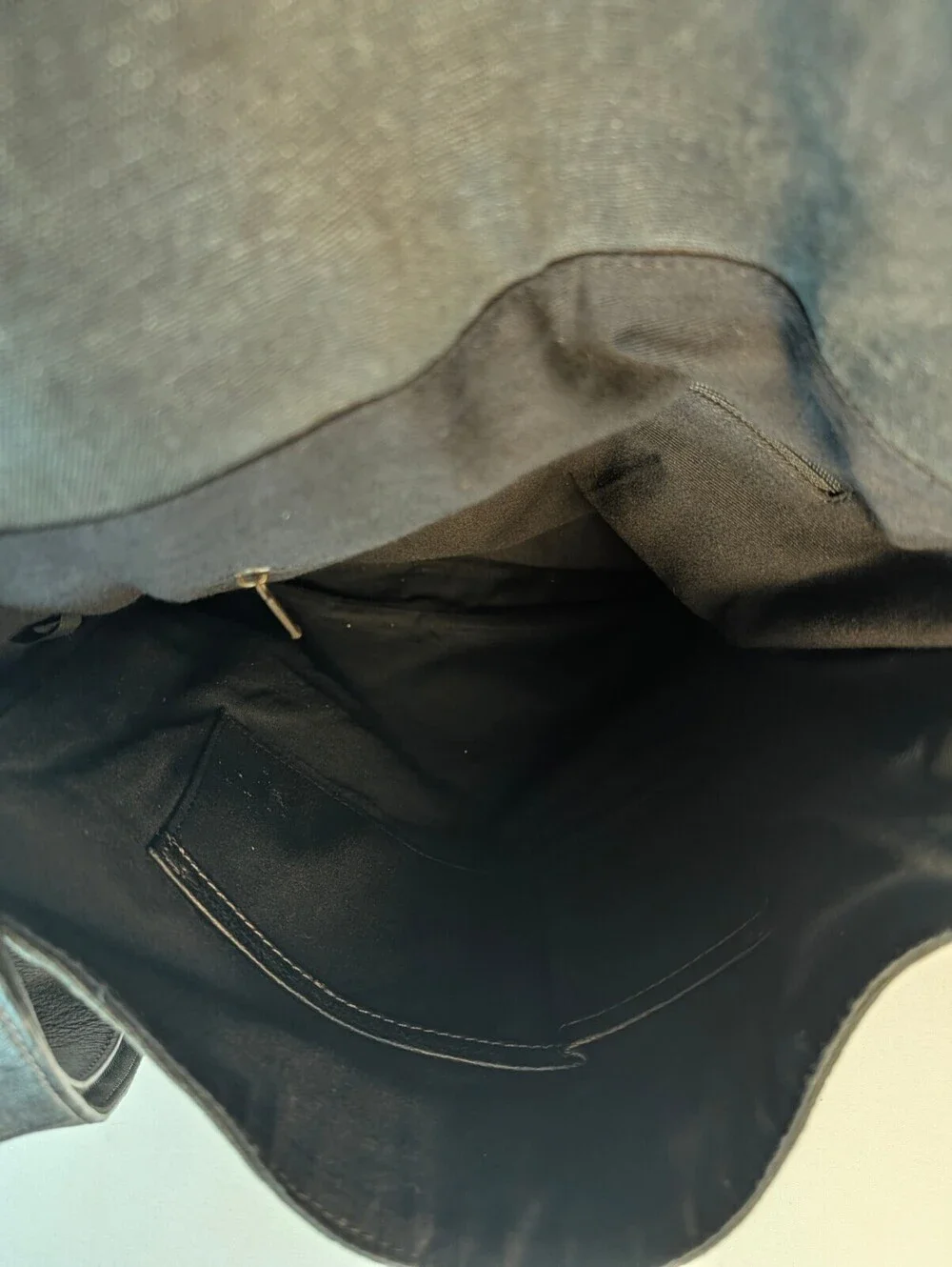 Classic Wilsons Leather Black Messenger Bag – Distressed Vintage Style
